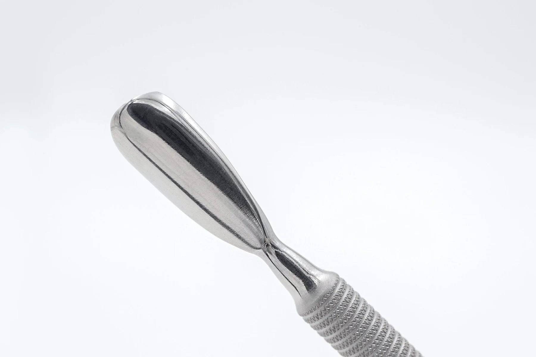 Cuticle Pusher and Nail Cleaner Expert 30 Type 4.2 by Staleks - thePINKchair.ca