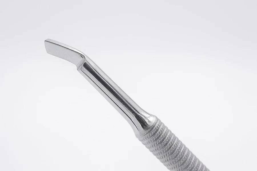 Cuticle Pusher and Nail Cleaner Expert 30 Type 4 by Staleks - thePINKchair.ca