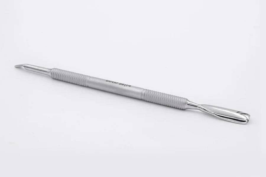 Cuticle Pusher and Nail Cleaner Expert 30 Type 4 by Staleks - thePINKchair.ca