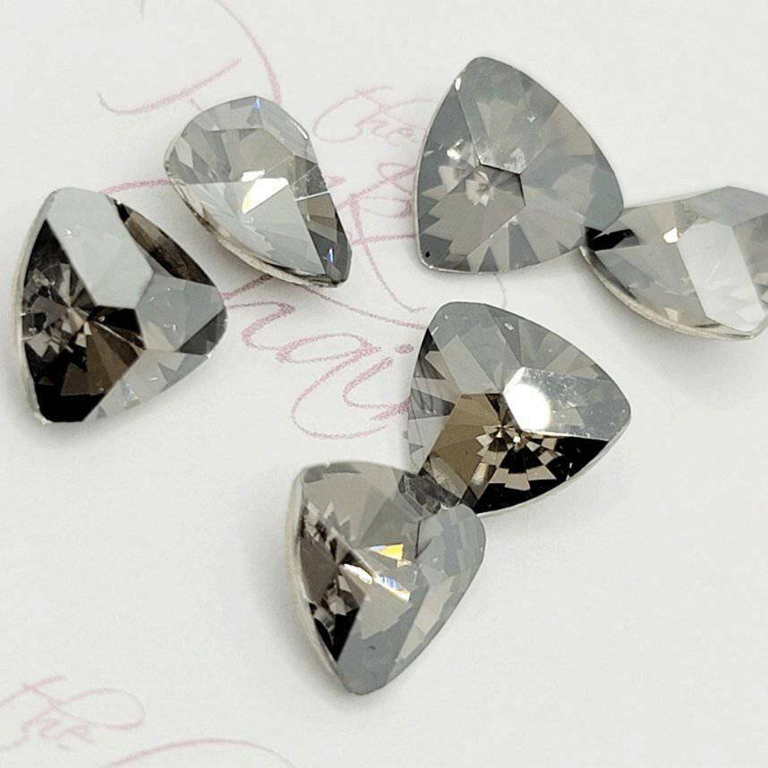 Satin, Trilliant (10mm/6pcs) by thePINKchair - thePINKchair.ca - Rhinestone - thePINKchair nail studio
