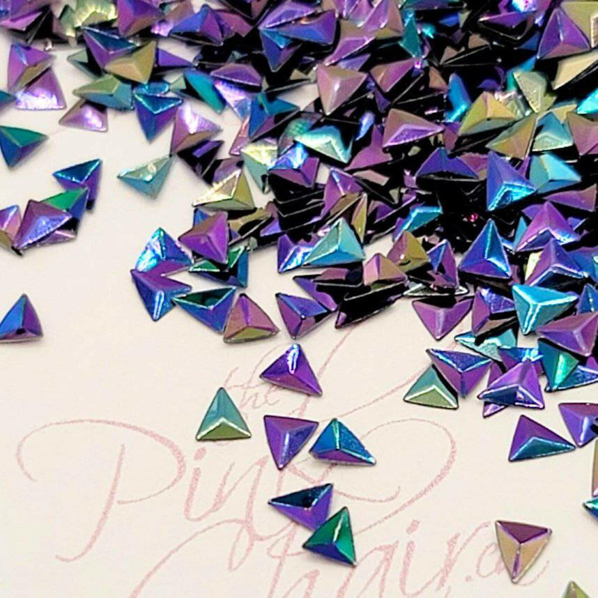 3D Triangle, Black Opal (351/352) - thePINKchair.ca - Glitter - thePINKchair nail studio